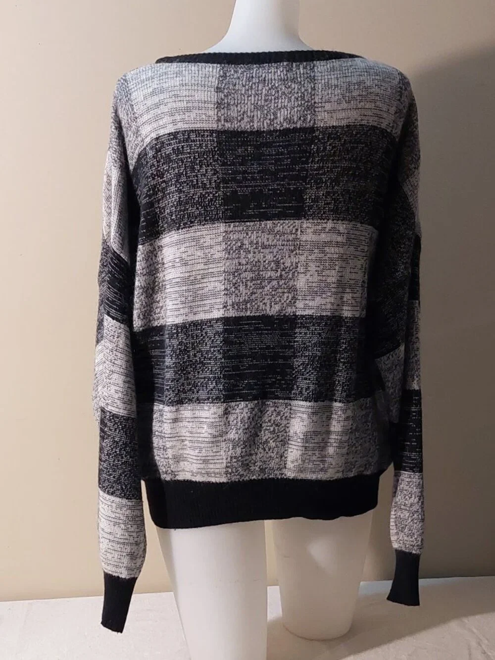 TNA Aritizia Black&White Heathered Check Cashmere-blend Pullover Sweater Size: L